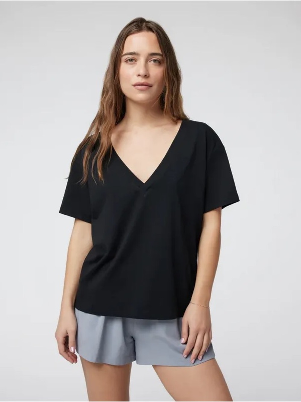 Vuori Sutton V-Neck T-Shirt, Black Size XS